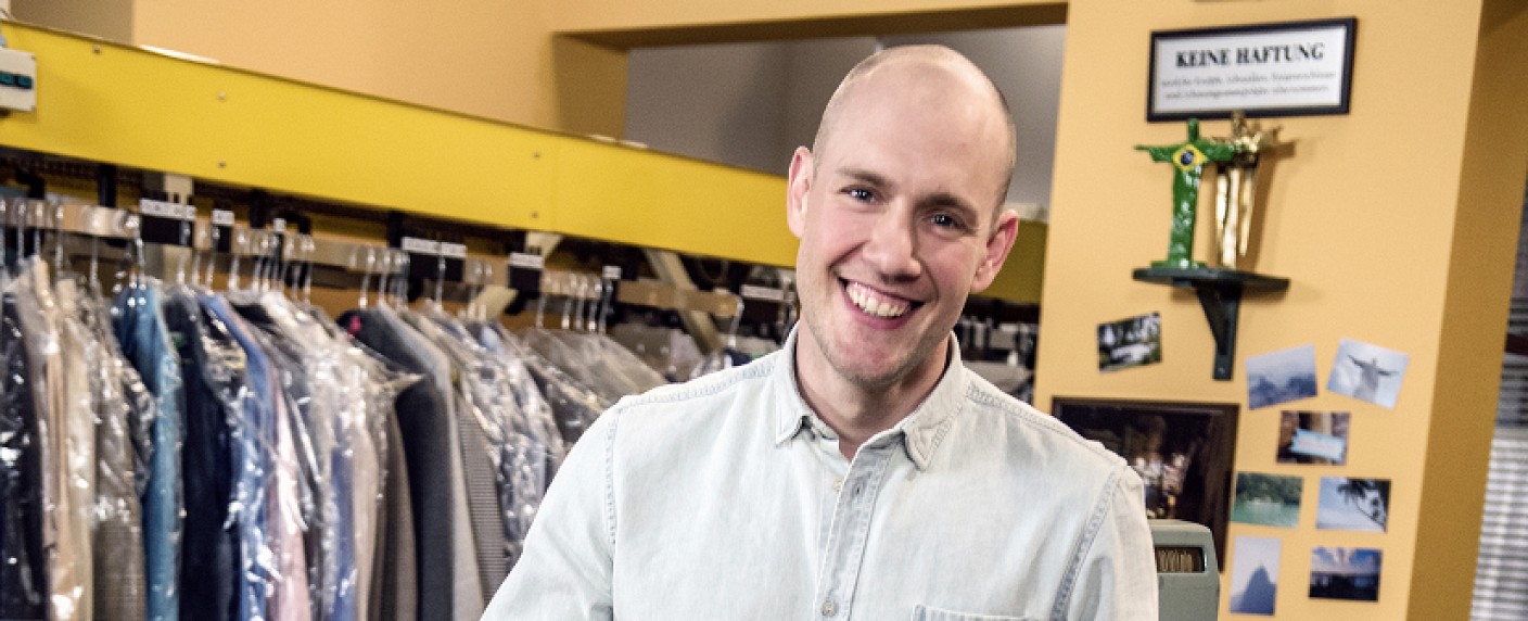 Oli.P steigt bei „Rote Rosen“ ein – Mehrwöchige Gastrolle als Tanzlehrer René – Bild: ARD/​Nicole Manthey