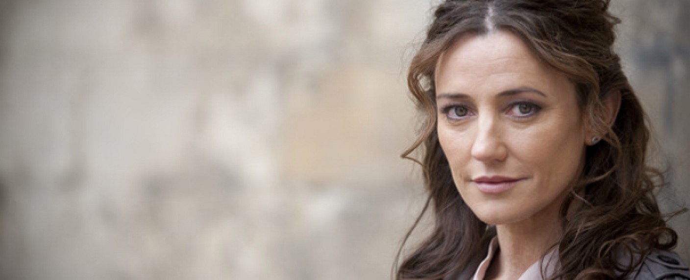 Orla Brady mit Hauptrolle in AMCs „Badlands“ – Kampfkunst-Drama findet seine eiserne Herrscherin – Bild: ITV