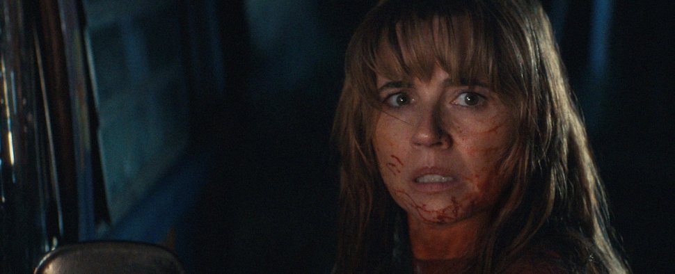 Pam Vorhees (Linda Cardellini) gerät in eine blutige Spirale – Bild: Peacock