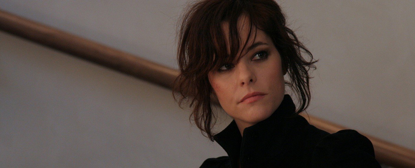 Parker Posey schließt sich „Lost in Space" bei Netflix an ...