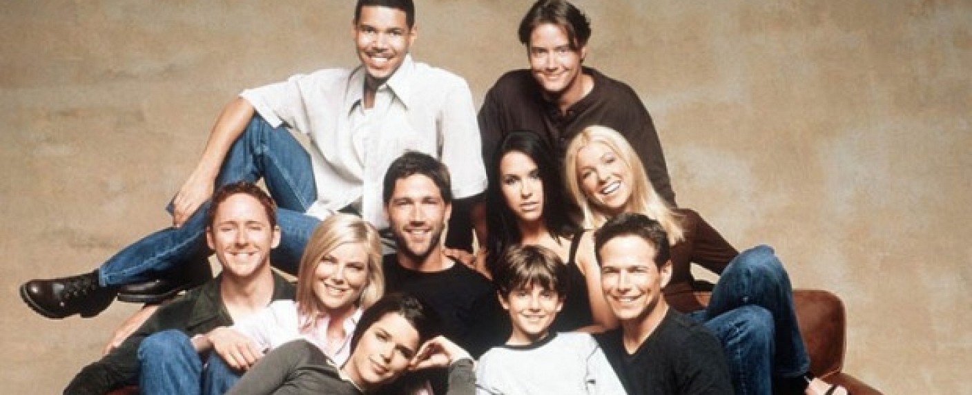 „Party of Five“: RTL Passion wiederholt Kultserie der 90er – Matthew Fox und Neve Campbell in ihren ersten Hauptrollen – Bild: FOX