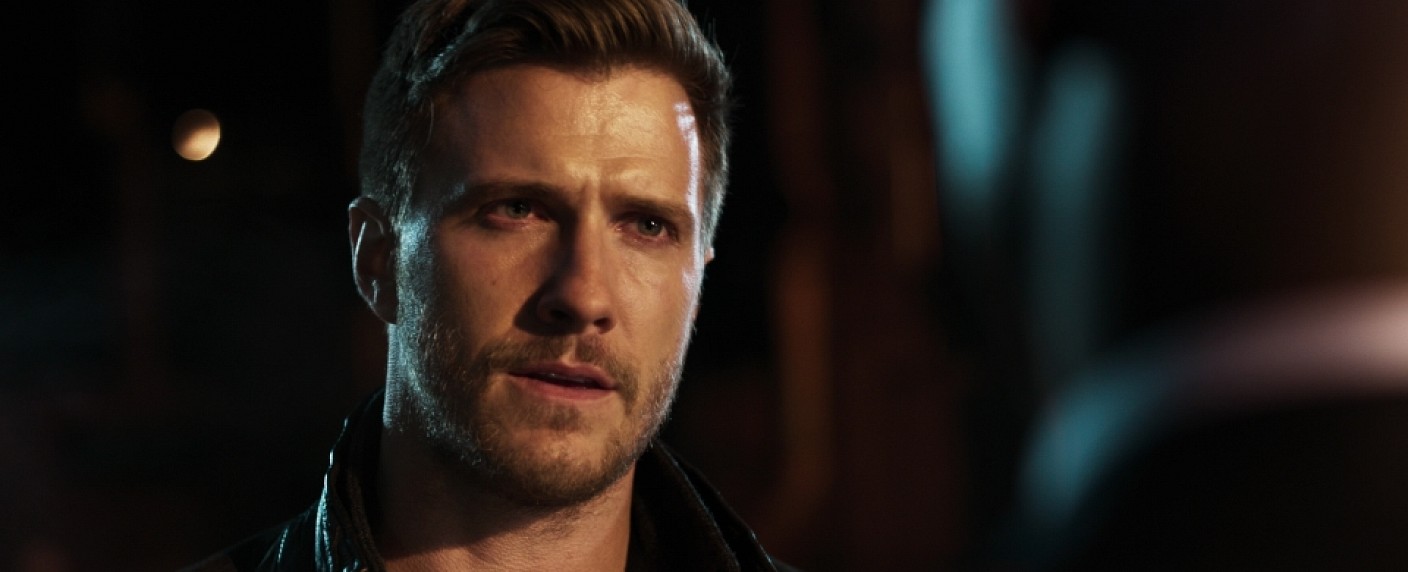 Patrick Heusinger neben Stana Katic („Castle“) in „Absentia“ – „Jack Reacher 2“-Star verstärkt AXN-Dramaserie – Bild: Microsoft Studios