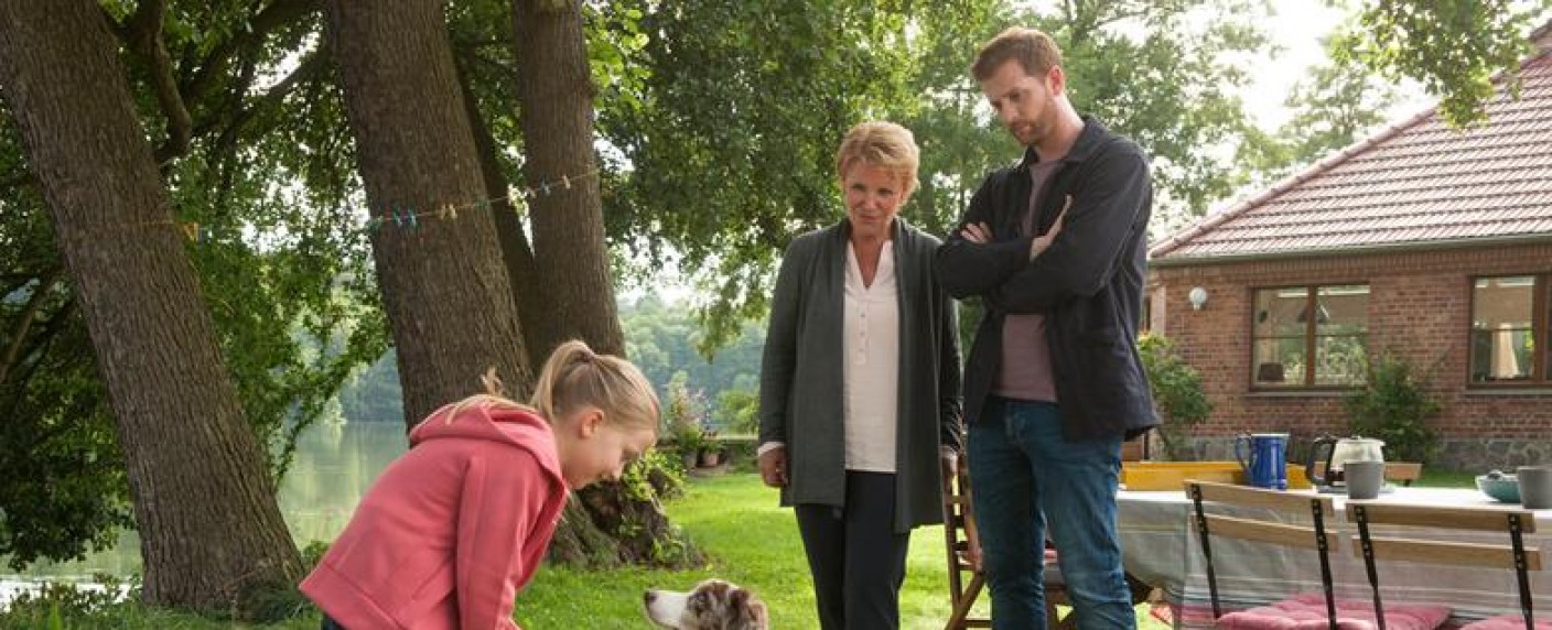 Vertrauen in neue Mariele-Millowitsch-Reihe: „Käthe und ich“ erhält mehr Folgen – Drehstart zu weiteren Teilen noch vor TV-Premiere – Bild: ARD Degeto/​Bavaria Fiction/​Britta Krehl /​ Britta Krehl