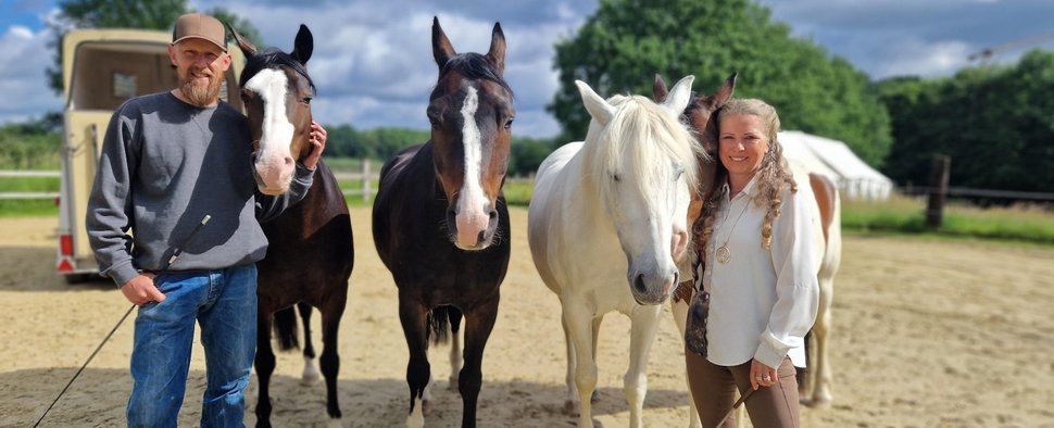 Peer Claßen und Jenny Wild sind neu bei den „Pferdeprofis“ – Bild: RTL/Docma TV