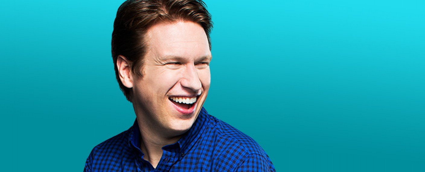 „Crashing“: HBO veröffentlicht Trailer zur kommenden Komiker-Comedy – Gehörnter Comedian übernachtet bei Kumpels – Bild: TBS