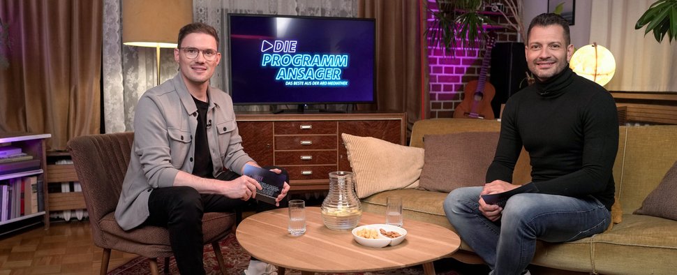 Peter Heller (l.) und Stefan Bernschein sind „Die Programmansager“ – Bild: MDR/Alexander Friederici