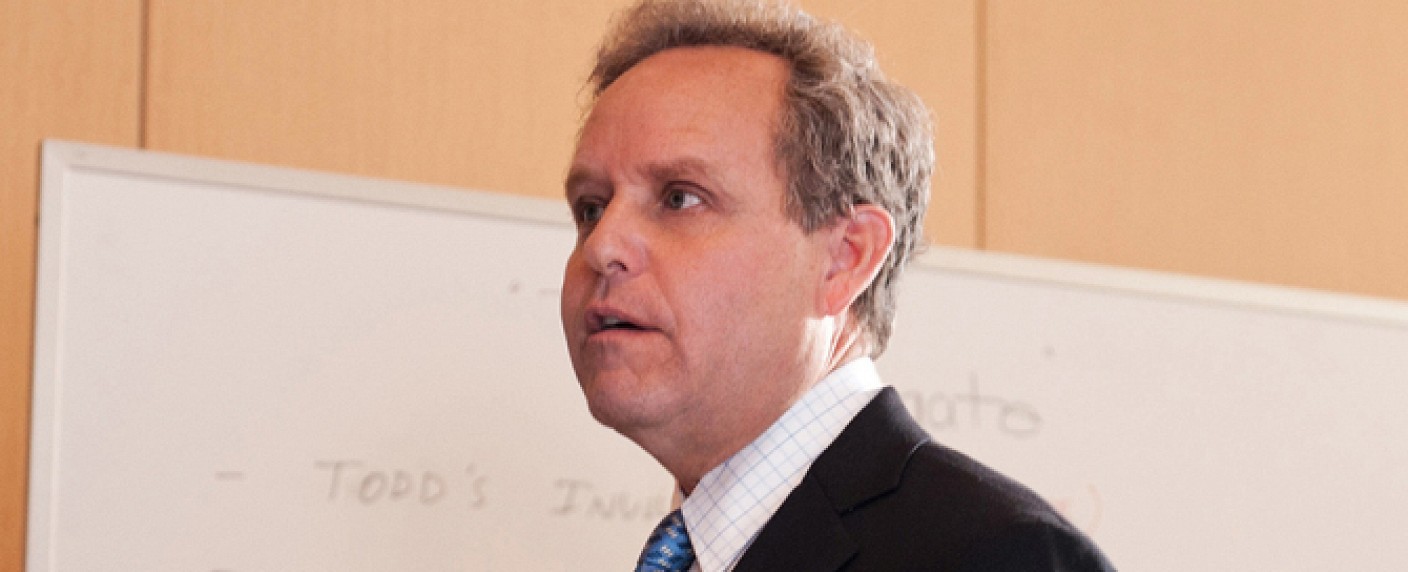 Emmys disqualifizieren Peter MacNicol als „Gastdarsteller“ – Peter Scolari aus „Girls“ rückt nach – Bild: HBO