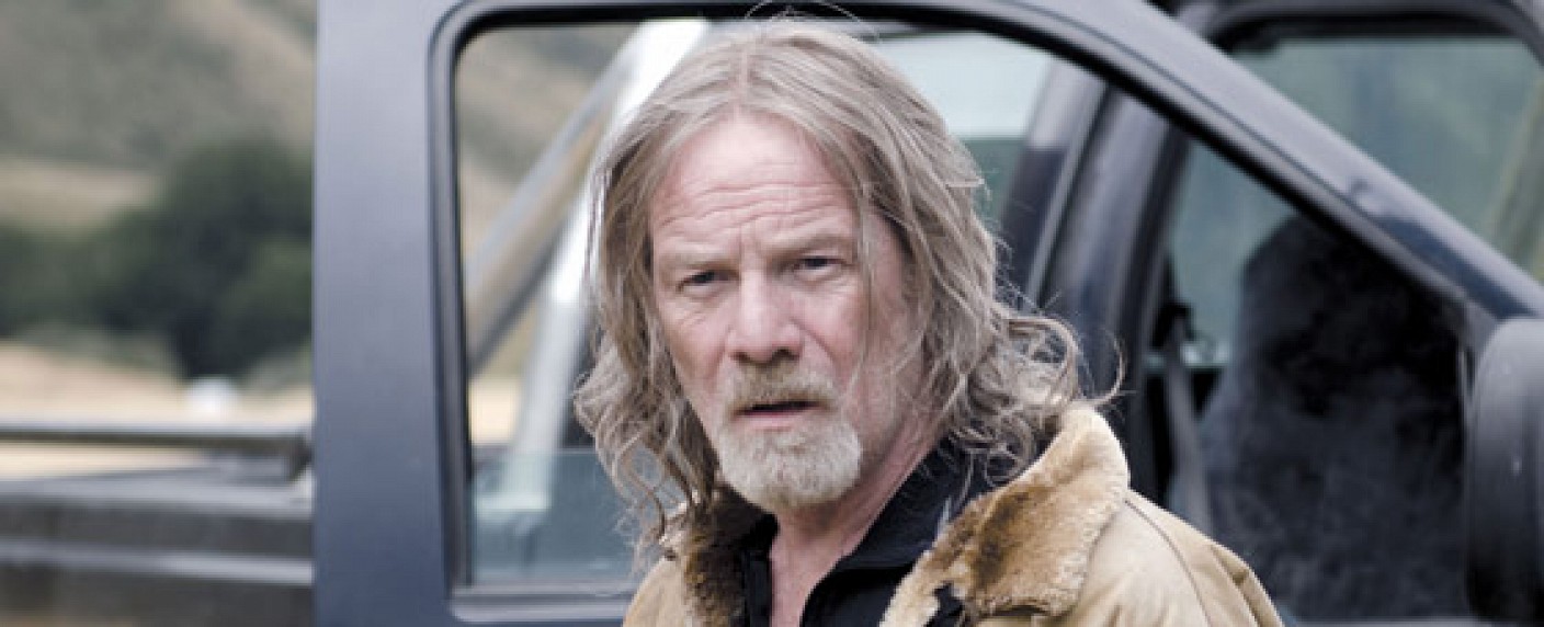 „Stonemouth“: Peter Mullan für BBC-Krimiverfilmung besetzt – Auch „Glue“-Star Charlotte Spencer in Ian-Banks-Projekt dabei – Bild: BBC/​ABC/​SundanceTV