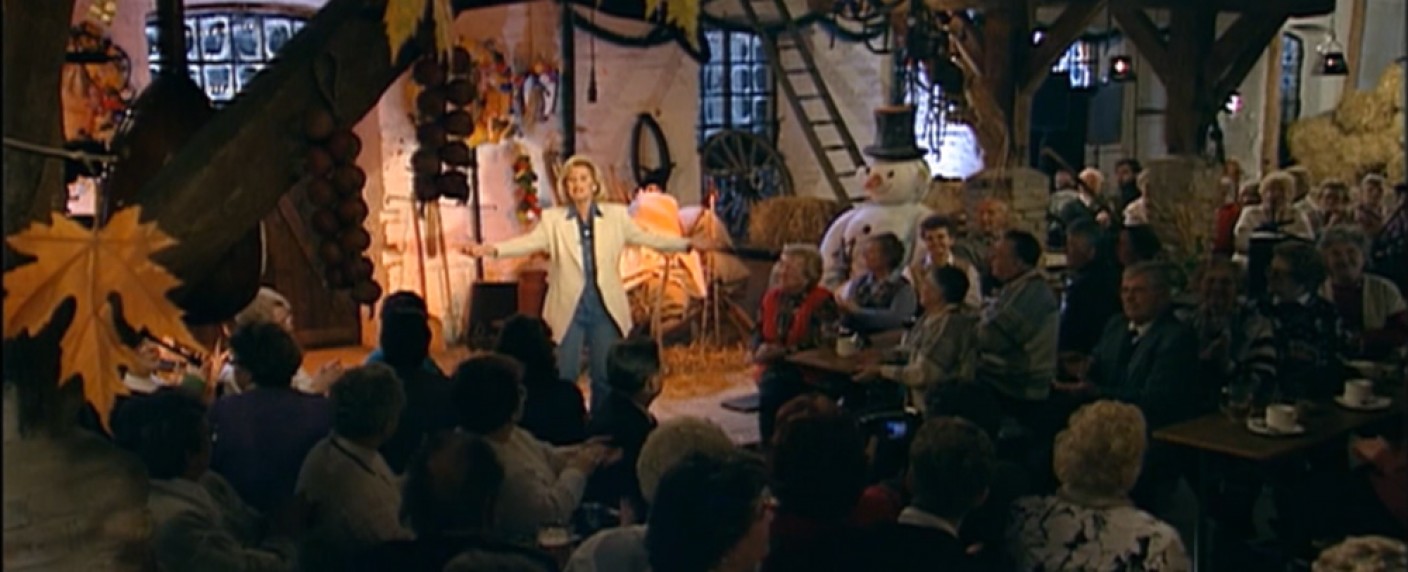 „Musikantenscheune“: rbb wiederholt ORB-Schlagershow aus den 90ern – Werktäglicher Sendeplatz im Mittagsprogramm für Petra Kusch-Lück – Bild: rbb/​ORB/​Screenshot