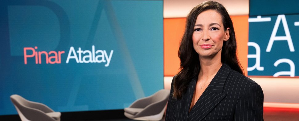 Pinar Atalay erhält eine eigene Talkshow bei ntv. – Bild: RTL / Philipp Rathmer
