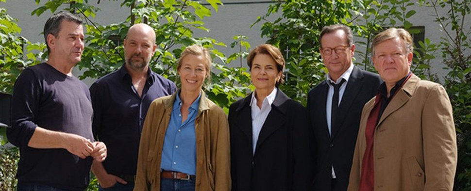 „Polizeiruf 110“: Drehstart für „Hotel Bogota“ mit Christian Petzold, Stephan Zinner, Johanna Wokalek, Barbara Auer, Matthias Brandt und Justus von Dohnányi (v. l.) – Bild: BR/Bavaria Fiction/Christian Schulz