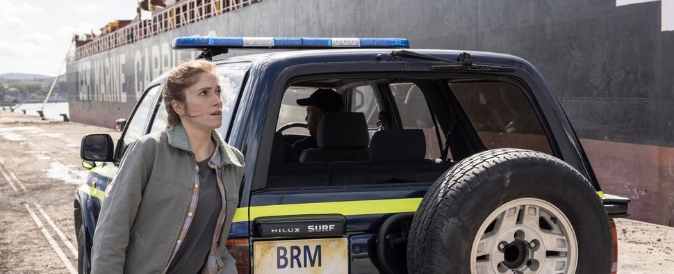 Polizistin Aurélie Mercier (Maud Wyler) muss Mord auf Frachtschiff aufklären – Bild: David Herranz