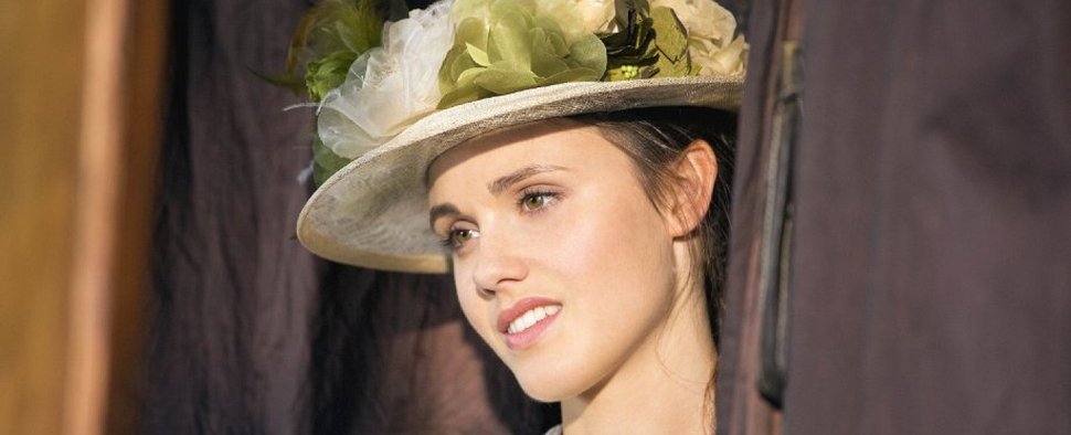Poppy Drayton als Lehrerin im Jahr 1910 im Fernsehfilm „When Calls the Heart“ – Bild: Crown Media