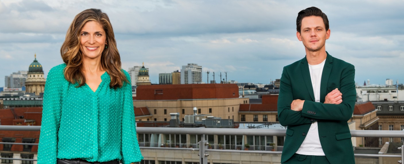 „aspekte“ wird zum Reportageformat ohne Studio – Katty Salié und Jo Schück ab Herbst vor Ort unterwegs – Bild: ZDF/​Svea Pietschmann