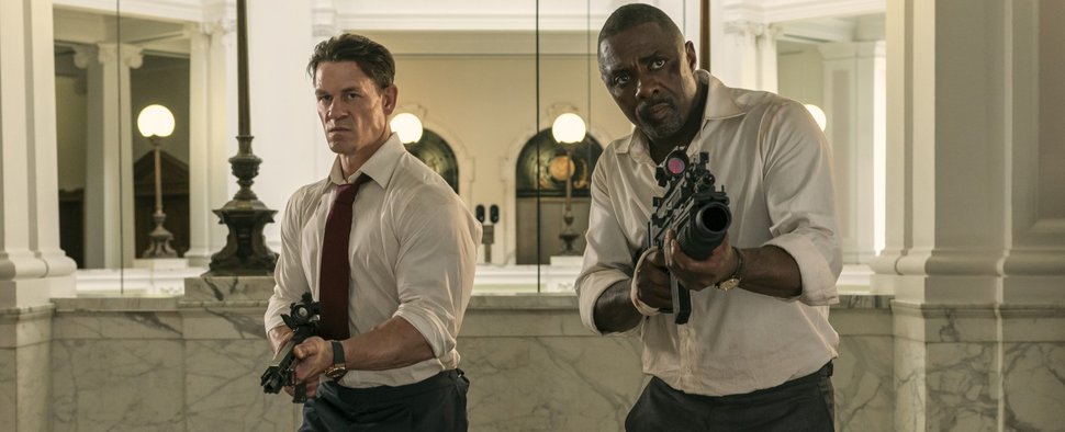 Premierminister Sam Clarke (Idris Elba) und US-Präsident Will Derringer (John Cena) schreiten zur Tat – Bild: Amazon Prime Video