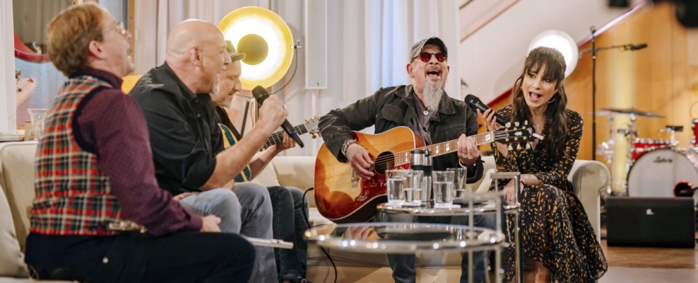 Versteckte TV-Perlen: „Privatkonzert“ mit Stephanie Stumph und Wigald Boning – Neue Wohnzimmerkonzerte im MDR – Bild: MDR/​DW/​Marcel Schroeder