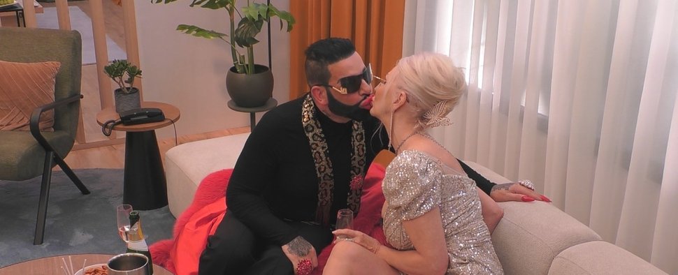 Leben aktuell in der „Musterwohnung“ bei „Promi Big Brother“: Harald Glööckler (l.) und Désirée Nick – Bild: Joyn