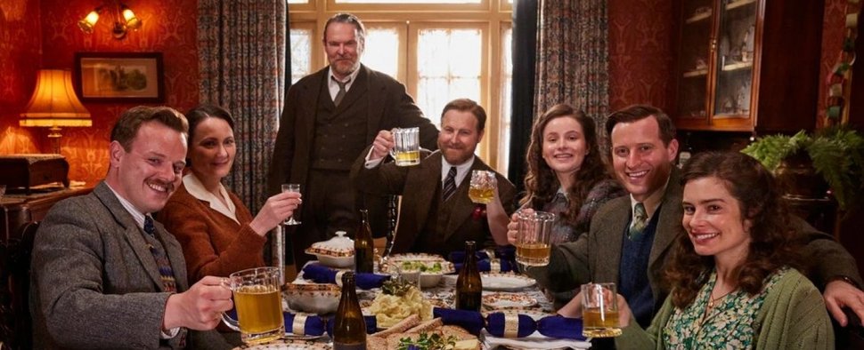Promobild zum Weihnachtsspecial der fünften Staffel von „Der Doktor und das liebe Vieh“ – Bild: Helen Williams / Channel 5 / Playground