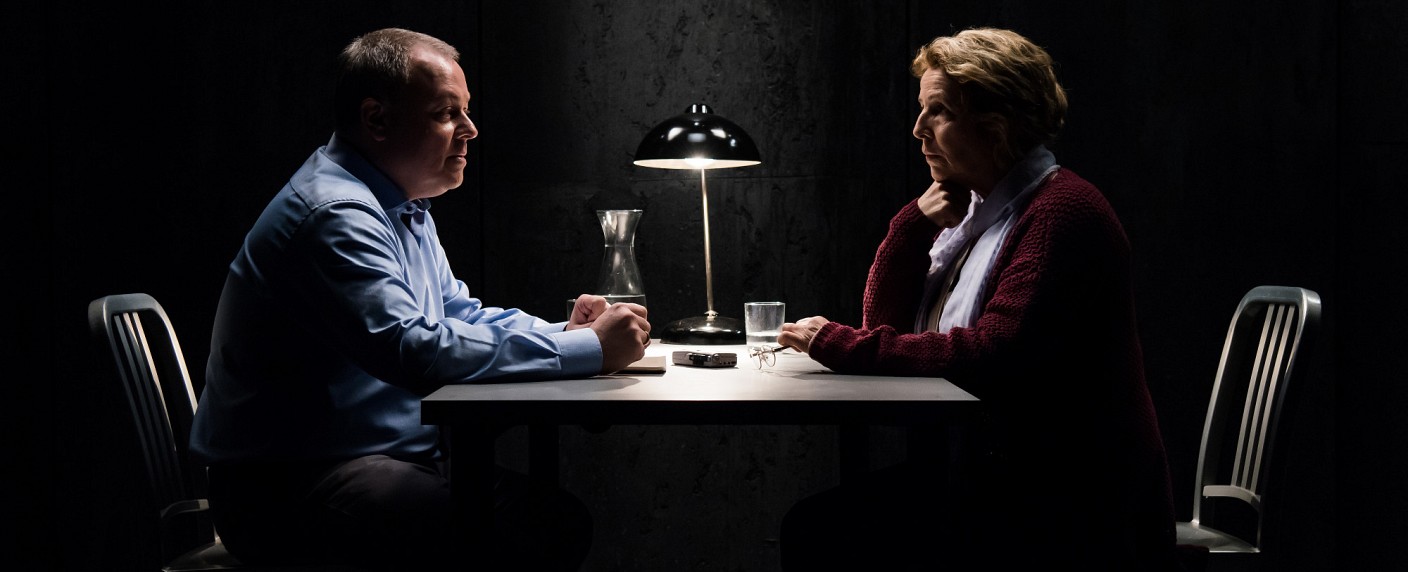 „Protokolle des Bösen“: Michaela May und Uwe Ochsenknecht spielen Serienkiller für A&E – Drehstart zu neuem Crime-Format mit Profiler Stephan Harbort – Bild: obs/​PR/​A&E/​Getty/​Koch