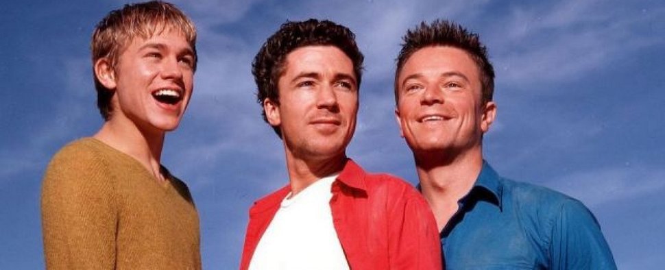 „Queer as Folk“: Mit Charlie Hunnam (l.), Aiden Gillan (m.) und Craig Kelly (r.) fing 1999 alles an – Bild: Channel 4