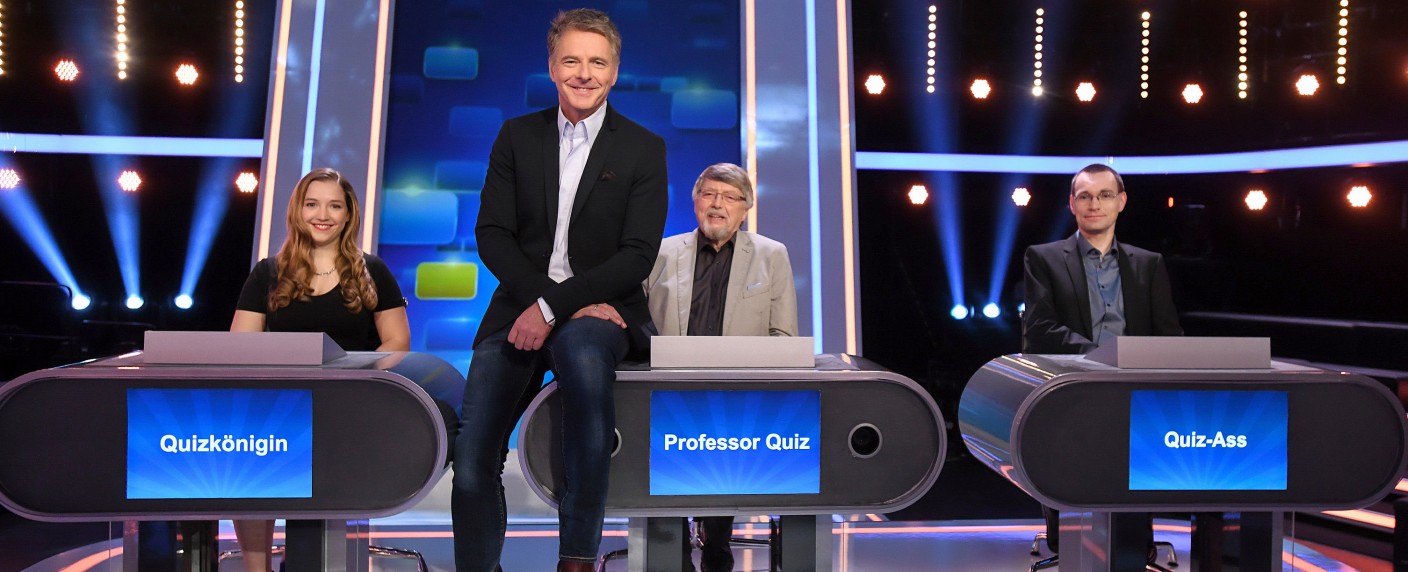 Konkurrenz für den „Bergdoktor“: Das Erste wiederholt „Quizduell“ am Vorabend – In der Fußballpause übernehmen Pilawa und der Olymp den Samstagvorabend – Bild: ARD/​Uwe Ernst