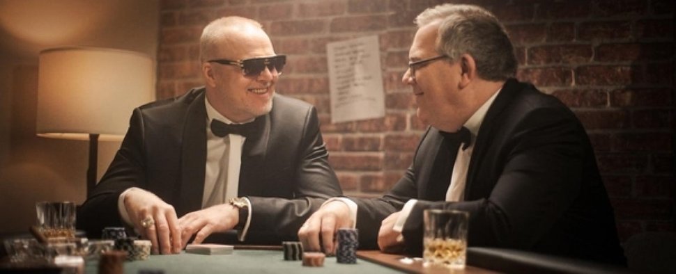 „Raabs Pokernacht mit GGPoker.de“ mit Stefan Raab (l.) und Elton – Bild: RTL/Raab Entertainment