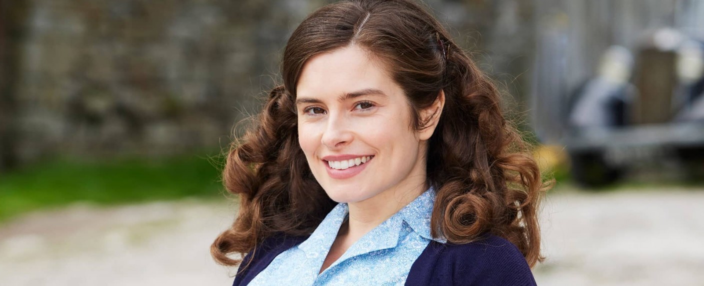 „Der Doktor und das liebe Vieh“-Star in neuer britischer Serie – Trailer zu „The Rumour“ veröffentlicht – Bild: Channel 5