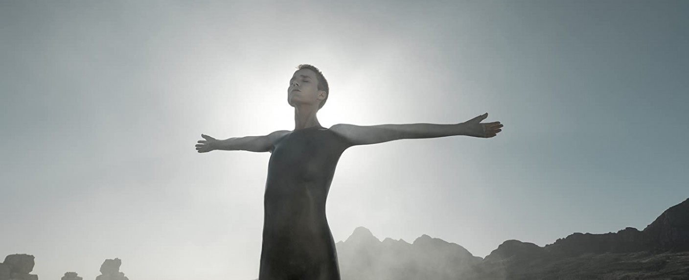 „Raised By Wolves“: Trailer zur ambitionierten Sci-Fi-Serie um Zukunft der Menschheit – Atheistische Androiden gegen religiöse Fanatiker? – Bild: HBO Max