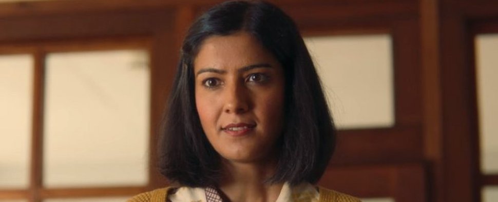 Rakhee Thakrar als Lehrerin Emily Sands in „Sex Education“ – Bild: Netflix