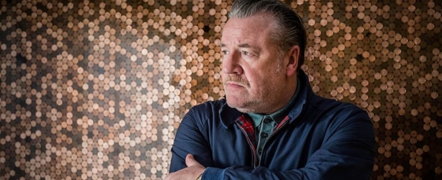 „Danger Money“: Neue Agenten-Action-Comedy mit Ray Winstone geht in Serie – Grünes Licht für Abenteuer für einen mürrischen Raufbold – Bild: ITV „Danger Money“: Neue Agenten-Action-Comedy mit Ray Winstone geht in Serie – Grünes Licht für Abenteuer für einen mürrischen Raufbold – Bild: ITV