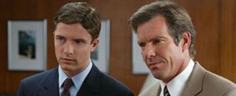 Topher Grace und Dennis Quaid im Kinofilm „Reine Chefsache“ – Bild: Universal Pictures