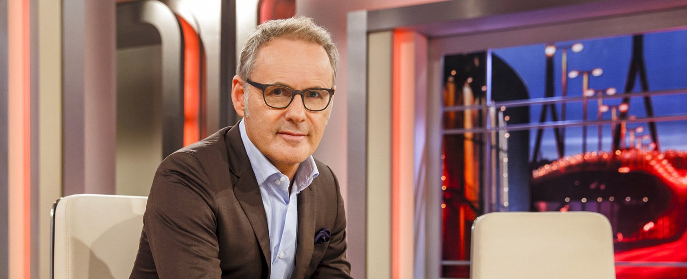 „Beckmann“-Talkshow wird 2014 eingestellt – Moderator wirft freiwillig das Handtuch – Bild: NDR/​Morris Mac Matzen