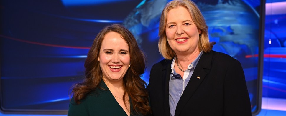Ricarda Lang (l.) und Bärbel Bas spielen in „heute-show extra – Das Quiz“ gegeneinander – Bild: ZDF/Willi Weber