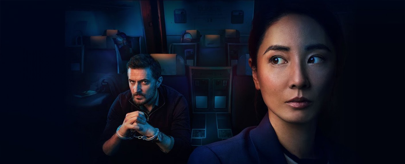„Red Eye“: Trailer zur neuen Thriller-Serie mit Richard Armitage – Gefangenenüberführung nach China per Flugzeug läuft aus dem Ruder – Bild: ITVX