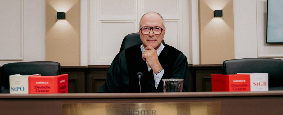 „Richter Alexander Hold“ kehrt noch in diesem Jahr zurück – Bild: Joyn/Becker Films