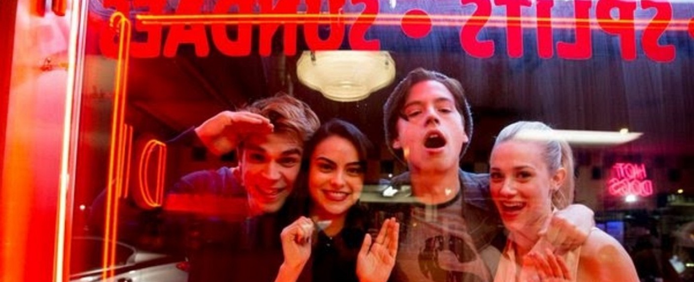 The CW präsentiert Trailer zur Comic-Adaption „Riverdale“ – Düstere Kleinstadtserie in der Tradition von „Gossip Girl“ und „Vampire Diaries“ – Bild: The CW