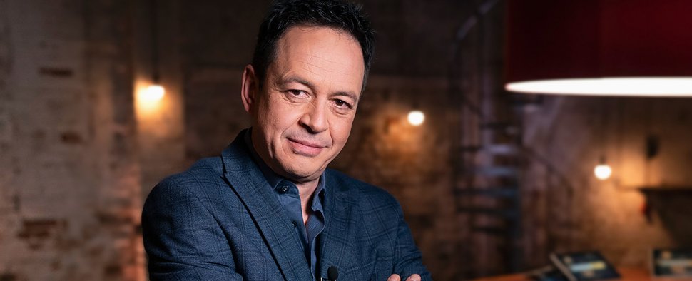 Roberto Cappelluti präsentiert ein letztes Mal „strassenstars“ – Bild: hr/Ben Knabe