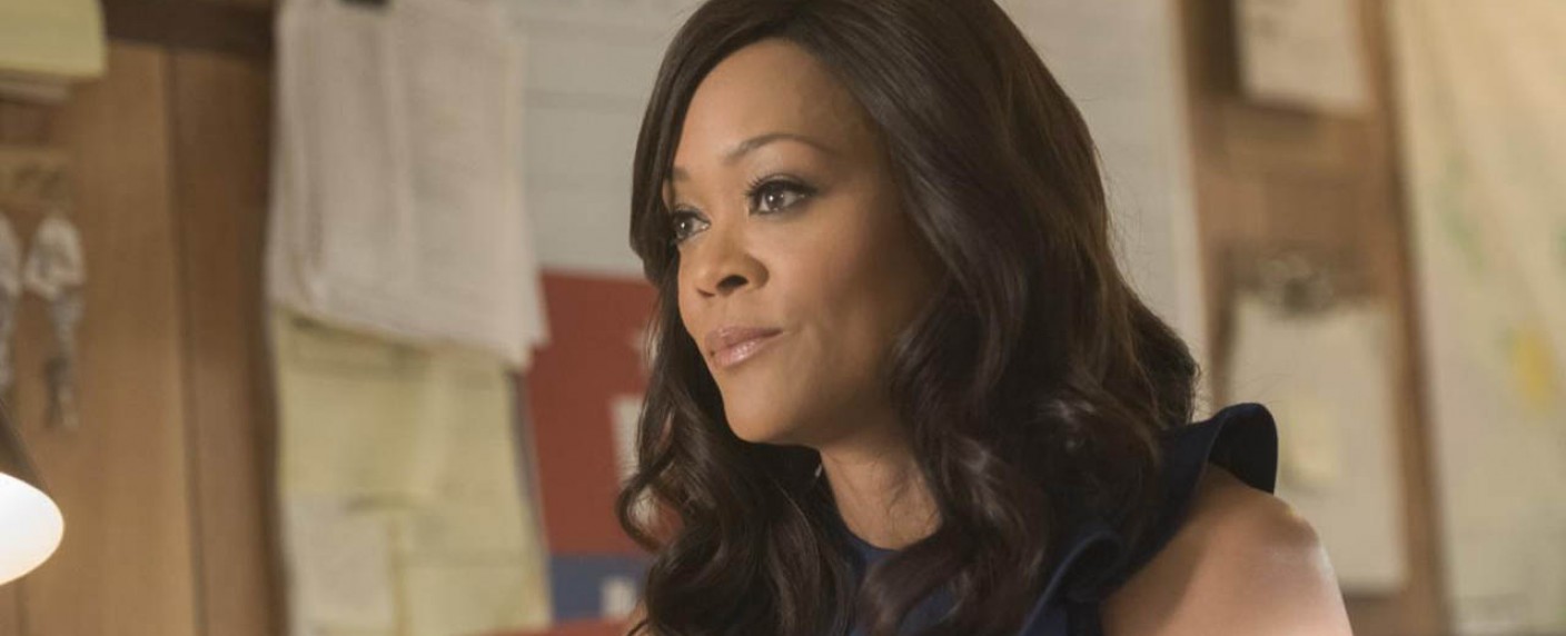 „Batwoman“: Robin Givens („Riverdale“) verstärkt dritte Staffel – Schauspielerin stößt für die neuen Folgen zum Hauptcast – Bild: The CW