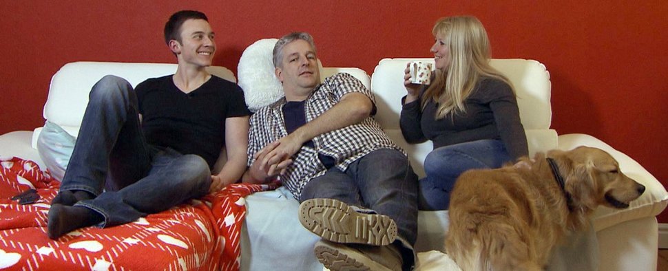 Robin, Rainer und Nicole Lauer sind drei der „Sofa-Richter“ – Bild: SWR/probono