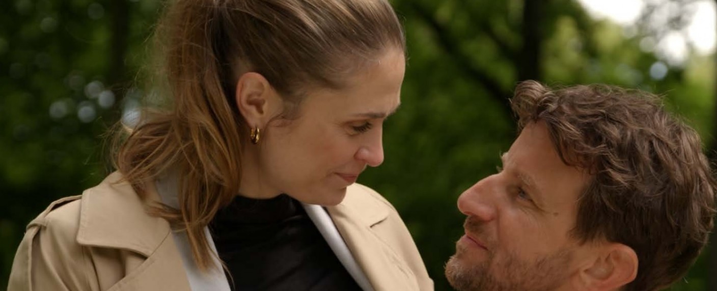 „Rote Rosen“: Starttermin für neue Staffel mit Ex-„GZSZ“-Star – Lea Marlen Woitack und Vivian Frey sind das neue Hauptdarsteller-Paar – Bild: ARD/​Studio Hamburg Serienwerft