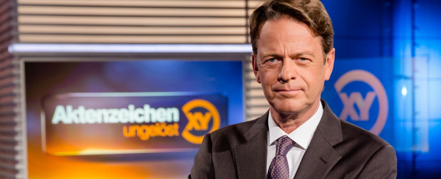 Quoten: „Aktenzeichen XY“ siegt insgesamt, „Bachelor“ und „Dschungelcamp“ legen zu – „The Passage“ bleibt Rohrkrepierer, wenig Interesse an Beitz-Biografie – Bild: ZDF/​Nadine Rupp