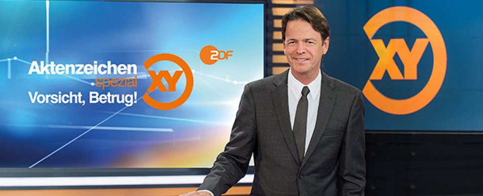 Rudi Cerne präsentiert am Mittwoch das „XY“-Spezial „Vorsicht, Betrug!“ – Bild: ZDF/Thomas R. Schumann