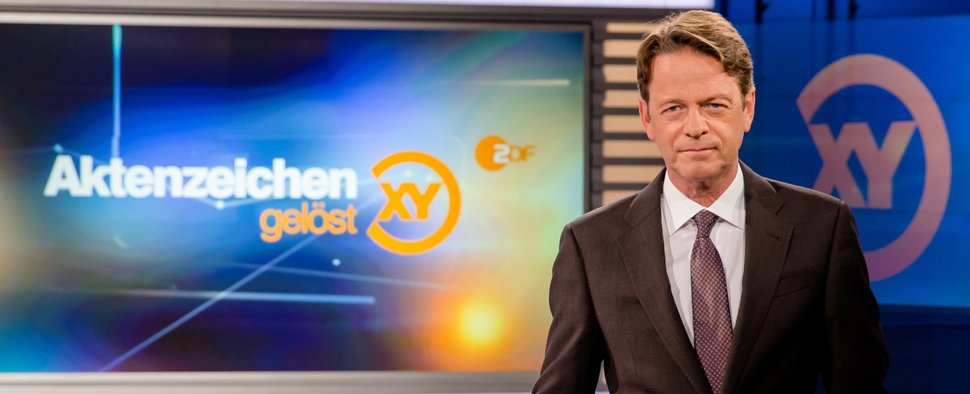 Rudi Cerne präsentiert zum vierten Mal die Spezialsendung „Aktenzeichen XY …gelöst!“ – Bild: ZDF/Nadine Rupp