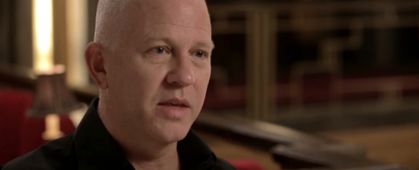 Netflix bestellt neue Serien von Ryan Murphy und „Witches of East End“-Schöpferin – Streaming-Anbieter setzt auf Hollywood-Historie und Freundschafts-Drama – Bild: YouTube/​Screenshot