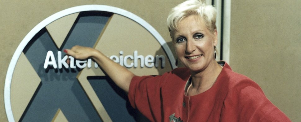 Sabine Zimmermann moderierte von 1987 bis 2001 „Aktenzeichen XY …ungelöst“ – Bild: ZDF/Hermann Roth