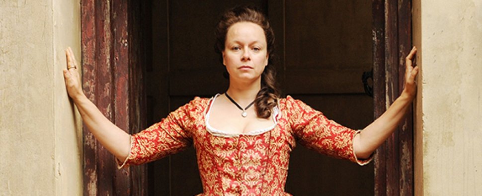 Samantha Morton (hier in „Harlots“) wird zu Katharina von Medici – Bild: Hulu