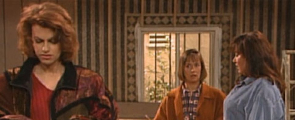 Sandra Bernhard (l.) in „Roseanne“ – Bild: Viacom / Paramount TV