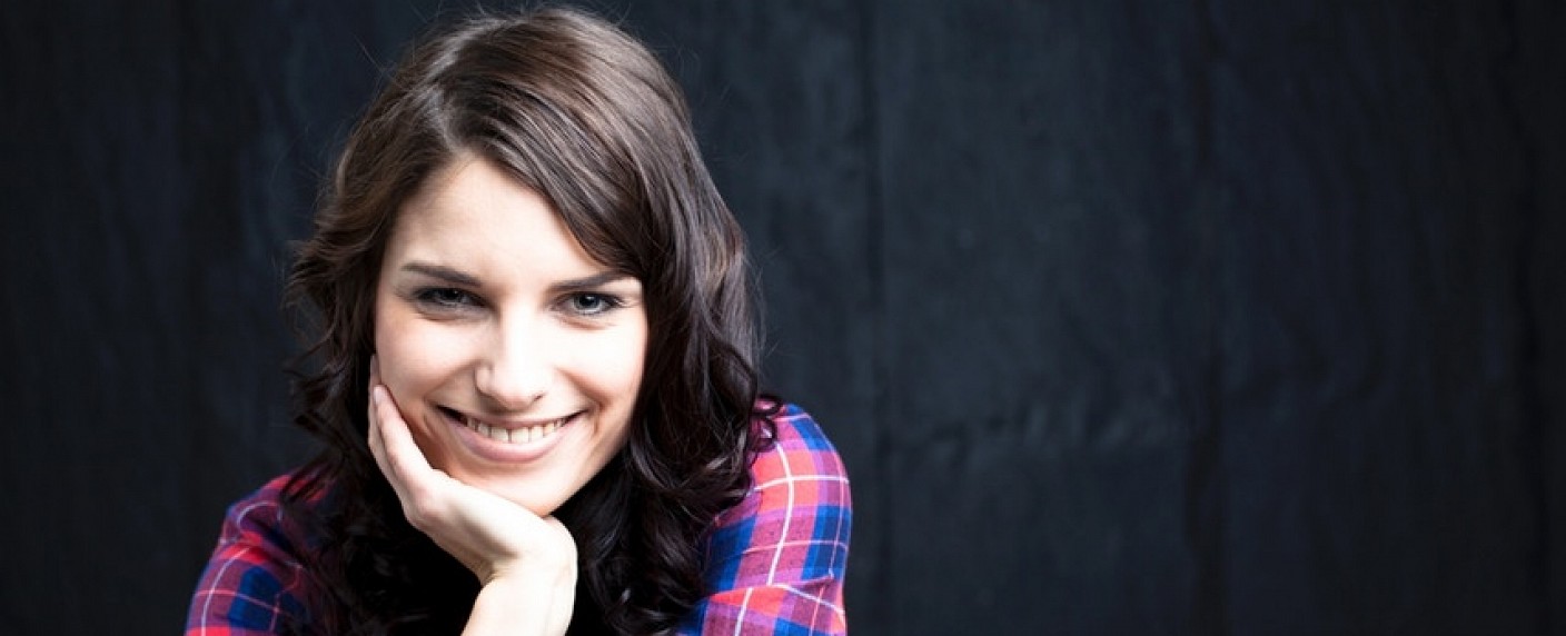 Sandra Rieß wird Co-Moderatorin bei „log in“ – Erster Einsatz bei ZDFinfo in dieser Woche – Bild: BR/​Matthias Kestel