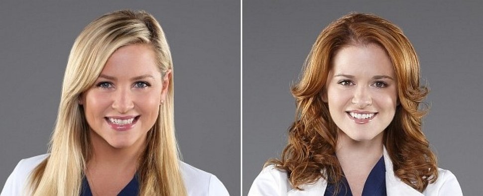 Jessica Capshaw als Dr. Arizona Robbins (l.) und Sarah Drew als Dr. April Keppner in „Grey’s Anatomy“ – Bild: ABC