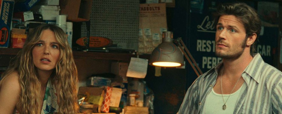 Sarah (Jessica Rothe) und Everett (Callum Kerr) in der sechsten Staffel von „Virgin River“ – Bild: Netflix